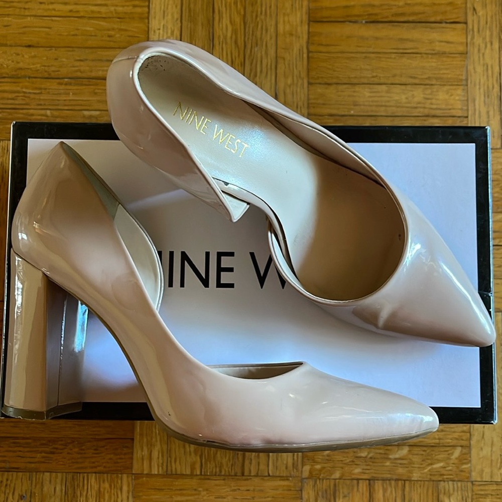 Nine West Size 6.5 Nude Patent Leather Block Heel Pumps